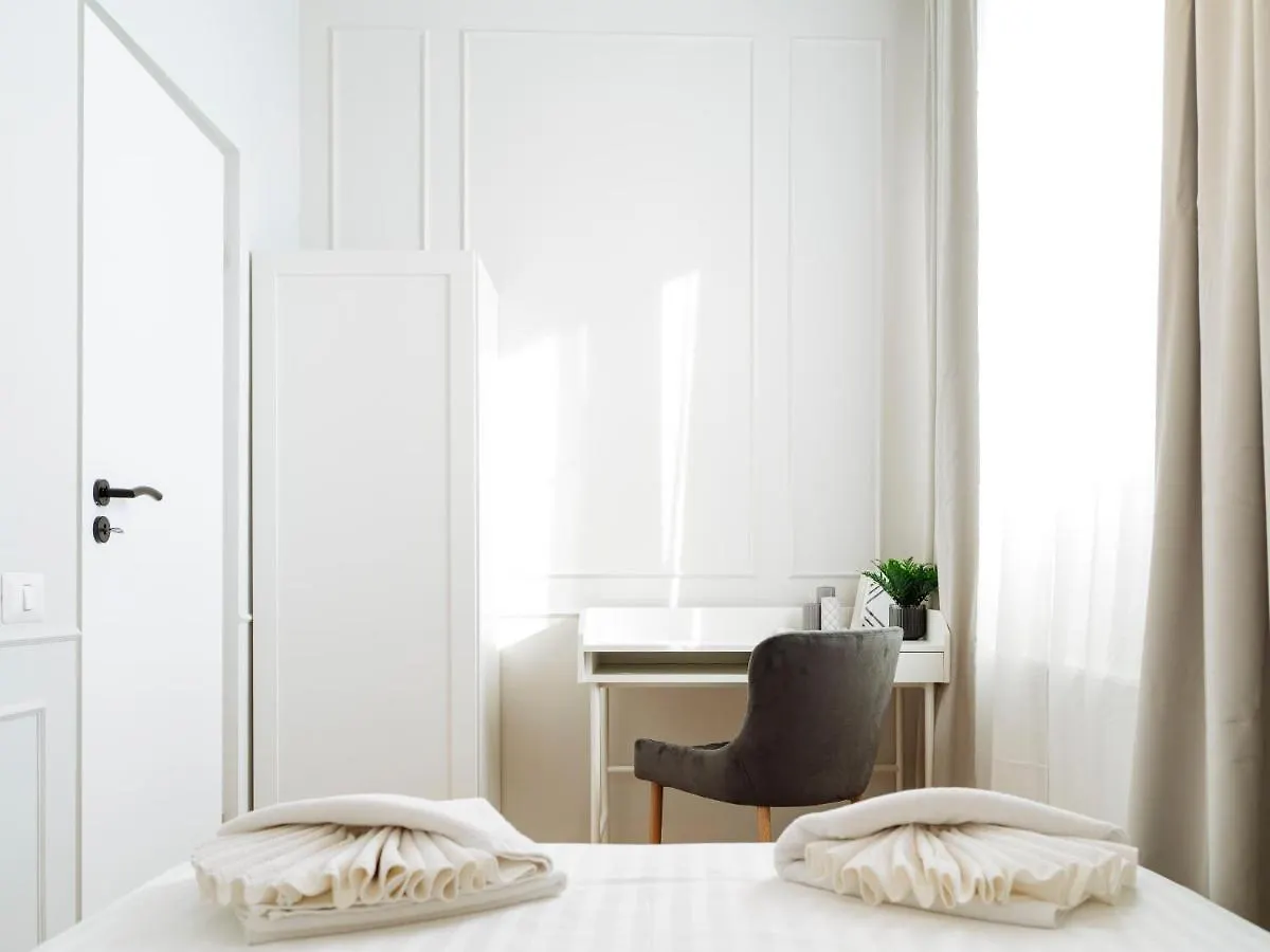 Apartament Bright 2Br Flat - Palace Hall - Charming Balcony Bukareszt