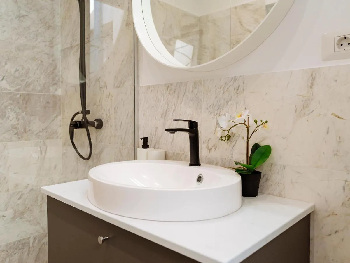 Apartman Bright 2Br Flat - Palace Hall - Charming Balcony Bukarest