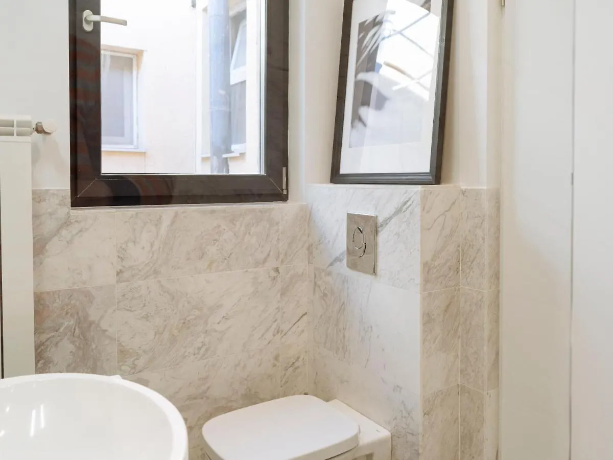 Bright 2Br Flat - Palace Hall - Charming Balcony Bukareszt Apartament