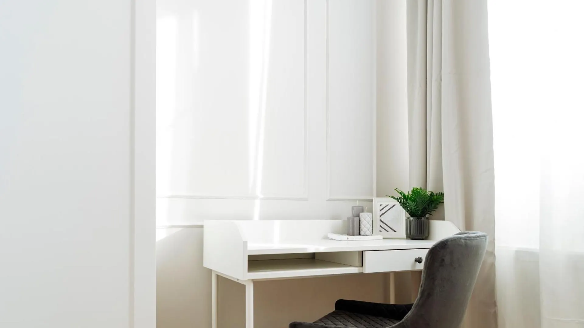 Bright 2Br Flat - Palace Hall - Charming Balcony Bukareszt Apartament