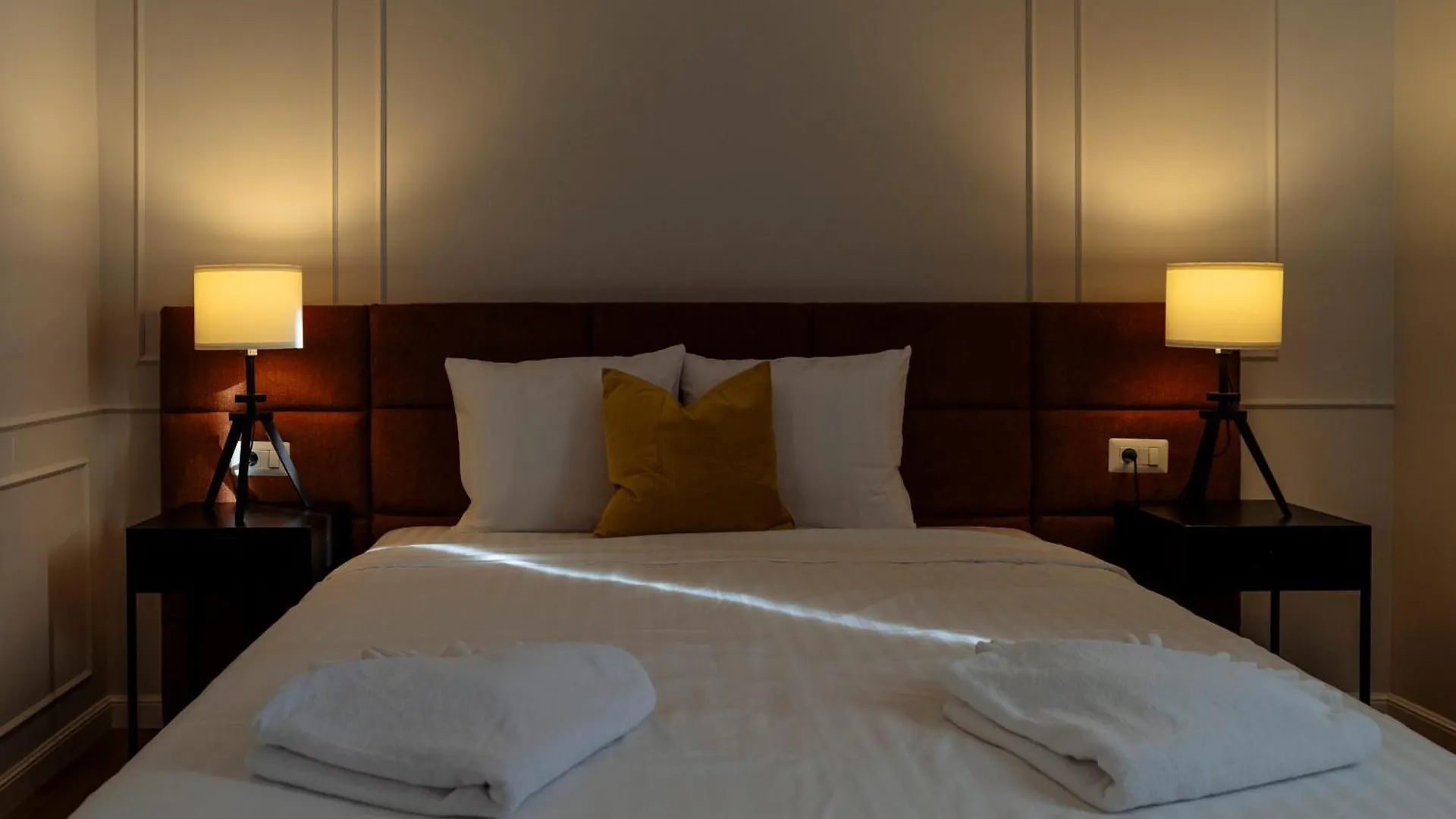 Bright 2Br Flat - Palace Hall - Charming Balcony Bukarest 0*,  Románia